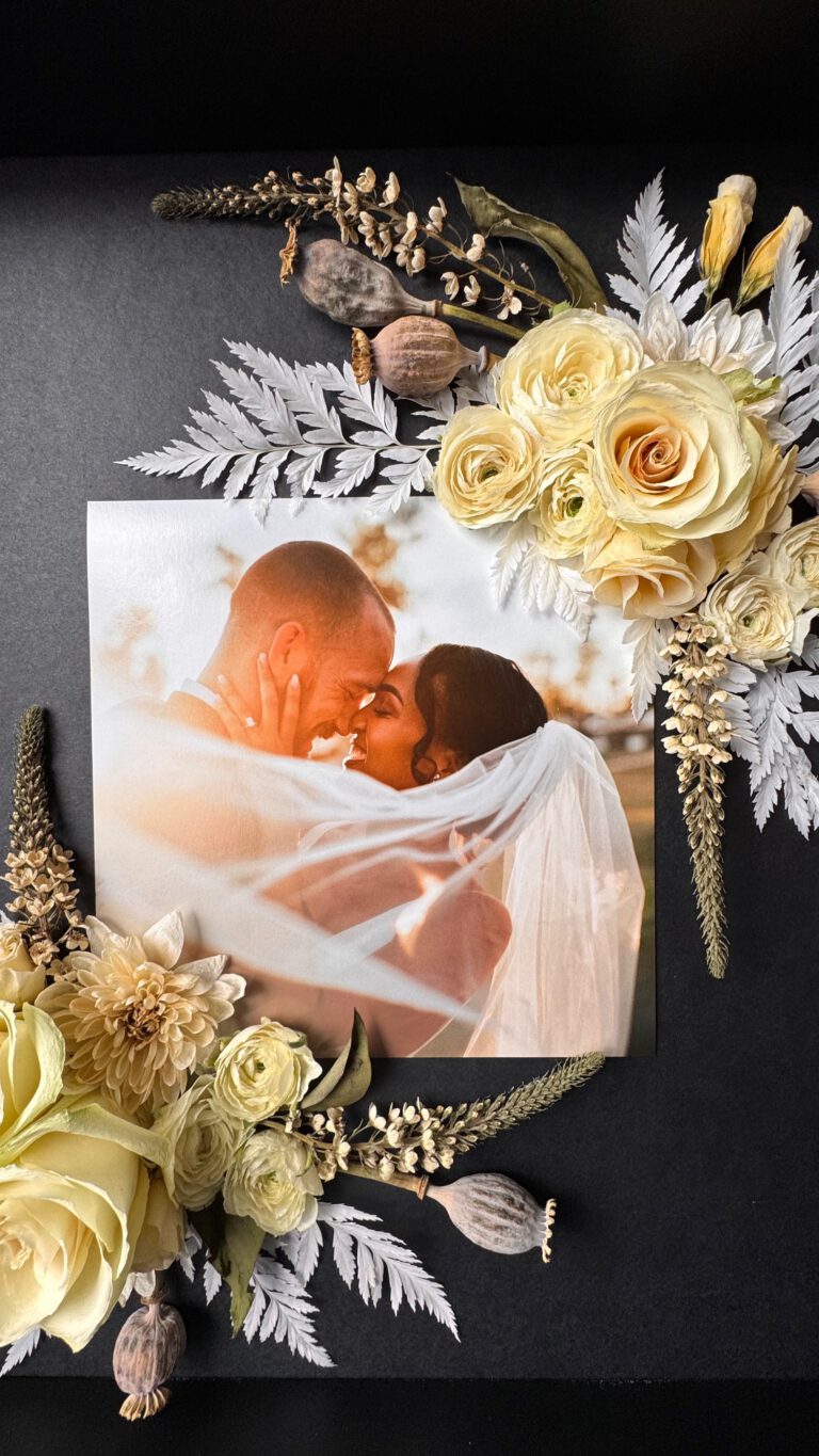 Brautstrauß mit Foto im Objektrahmen